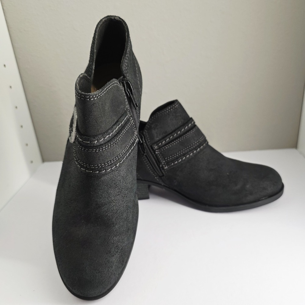 Clarks Collection Charleton Bay Leather Bootie - Black Suede - Size 6.5M - Picture 9 of 13